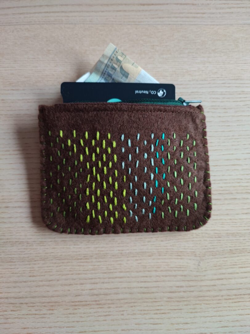 Monedero de Fieltro Bordado Brown and Green Rain Drops - Imagen 4