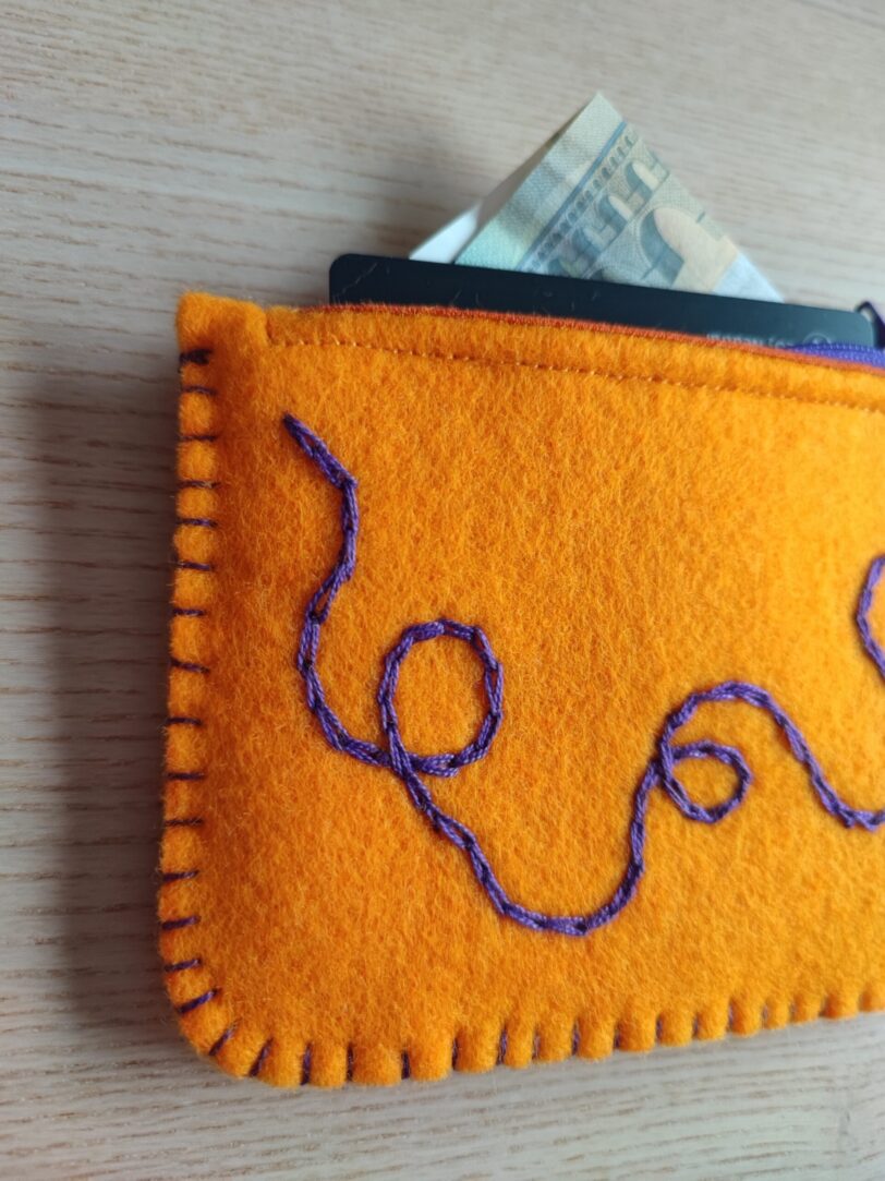 Monedero de Fieltro Bordado Orange and Purple Doodle - Imagen 2
