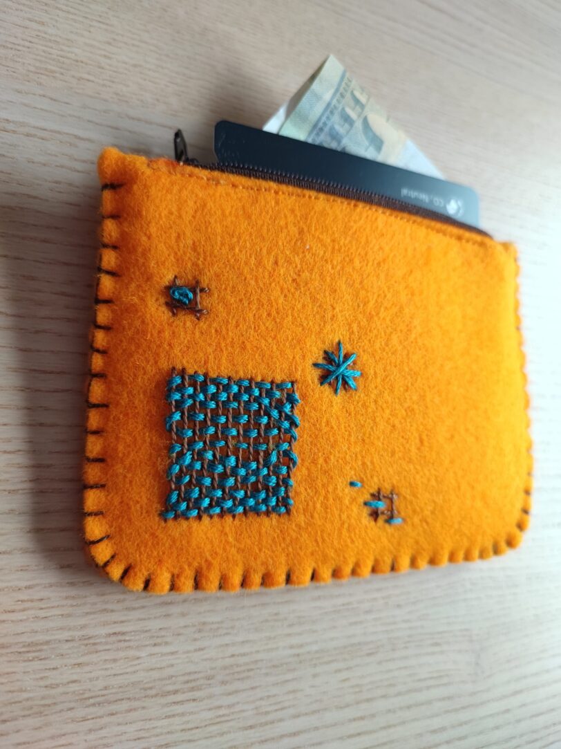 Monedero de Fieltro Bordado Orange and Turquosie Square - Imagen 3