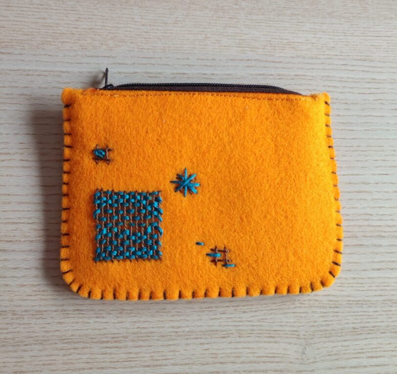 Monedero de Fieltro Bordado Orange and Turquosie Square